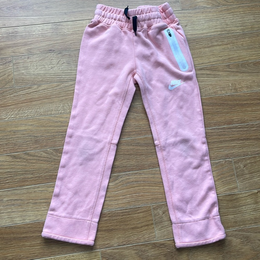 Girls bubblegum pink Nike sweatpants